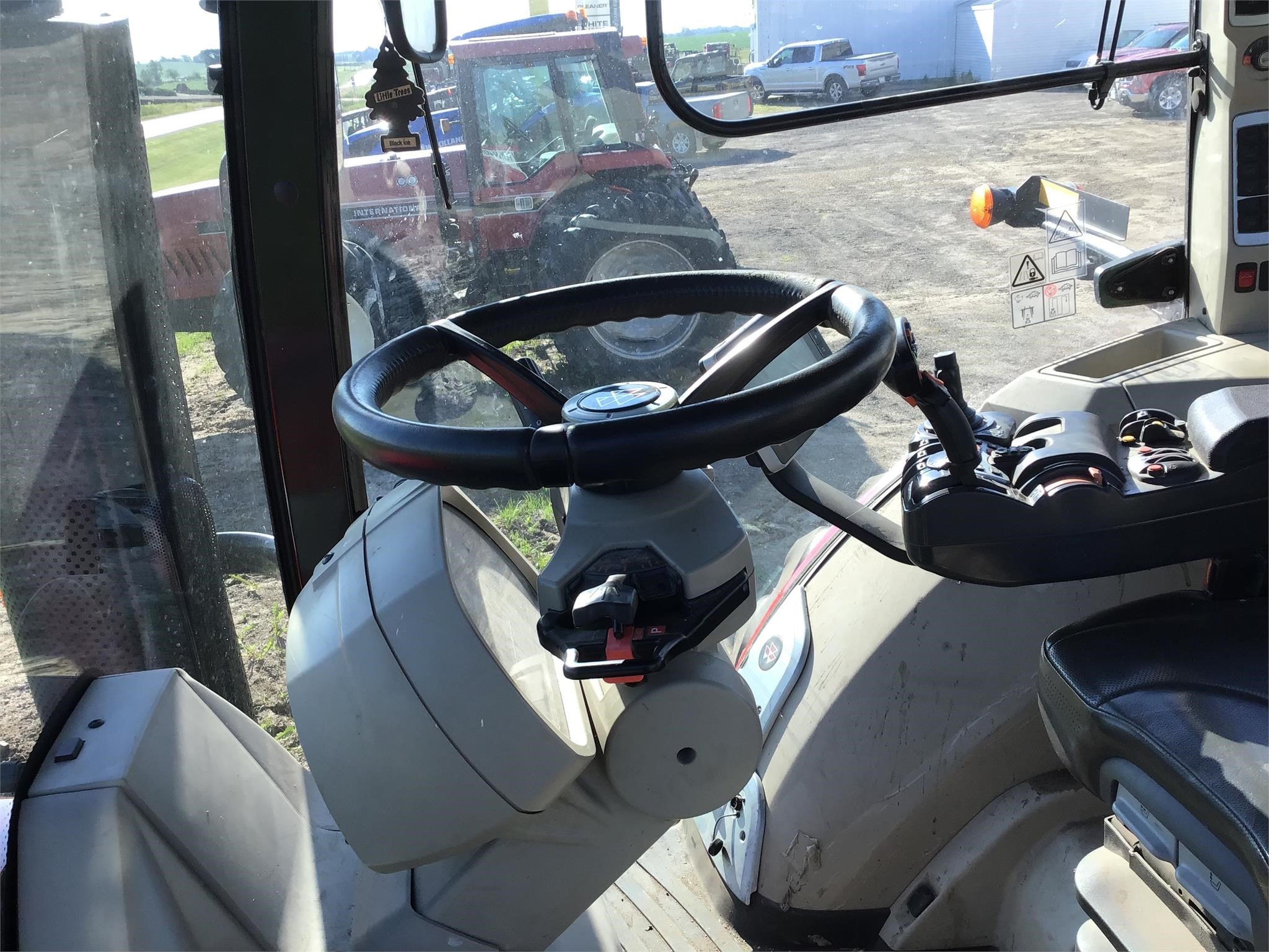2019 Massey Ferguson 8735S