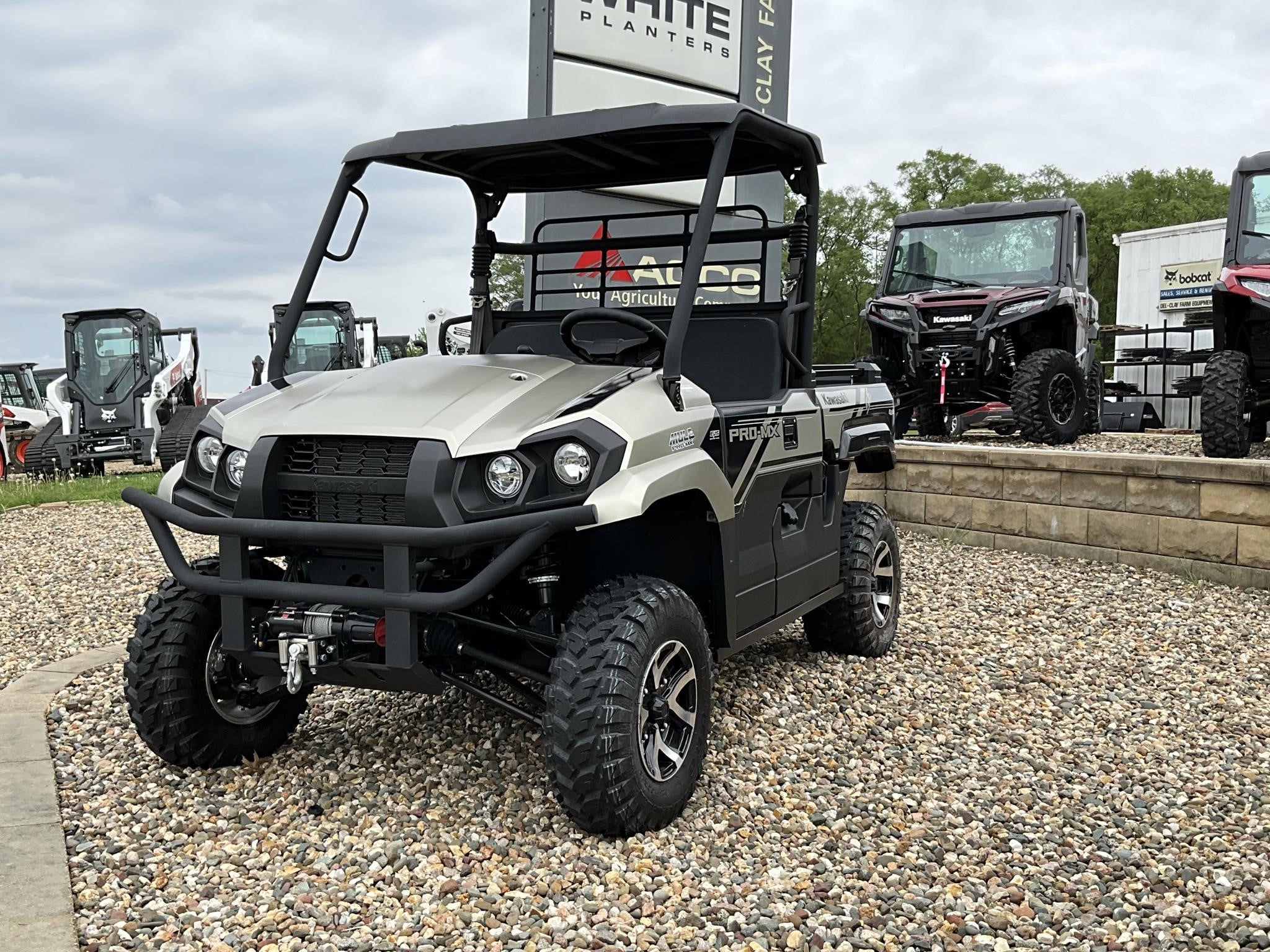 Photo of a 2026 Kawasaki MULE PRO MX SE