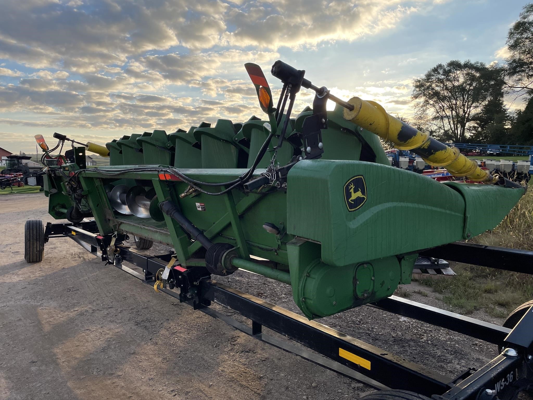 2004 John Deere 893