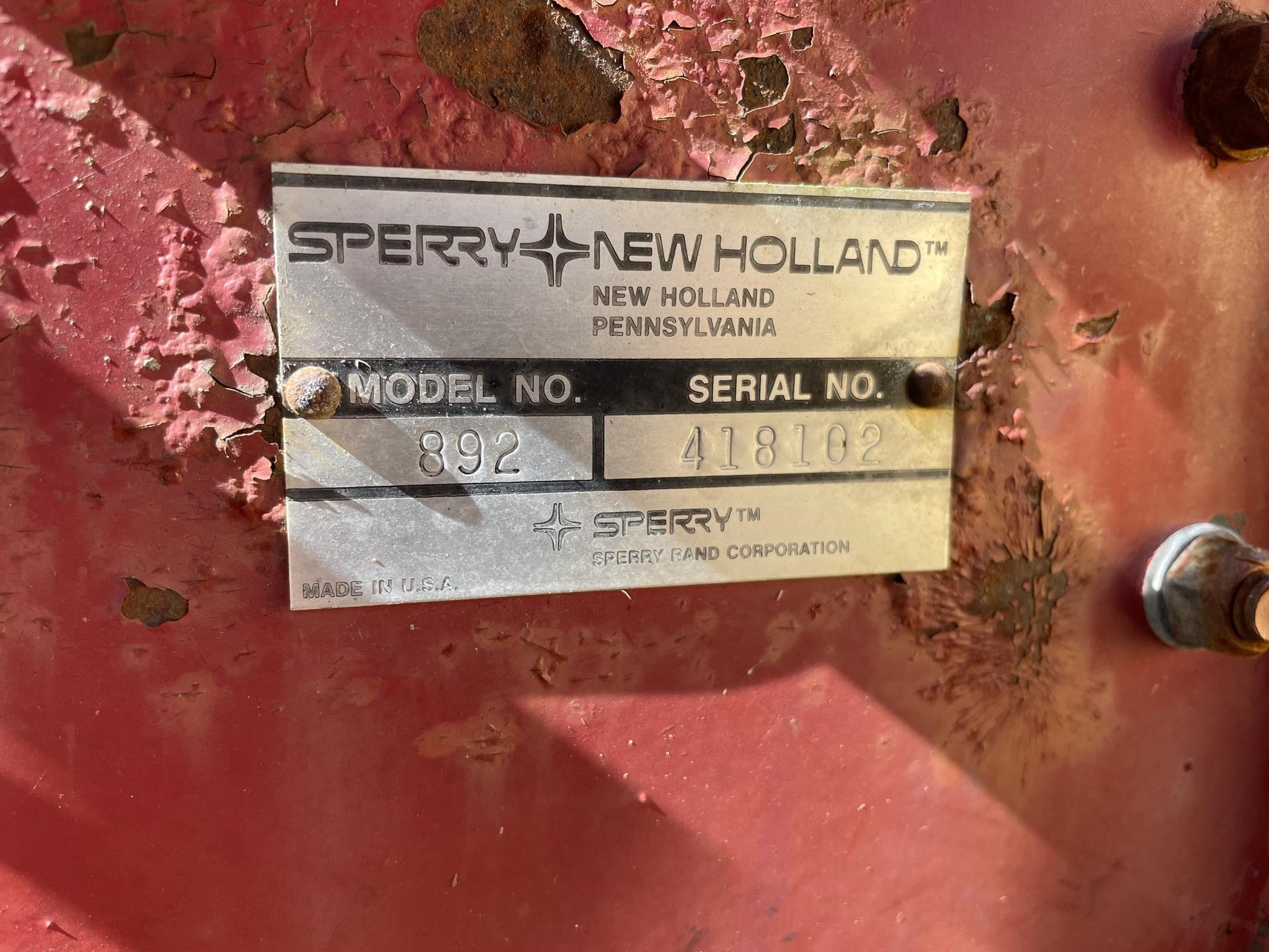0 New Holland 892