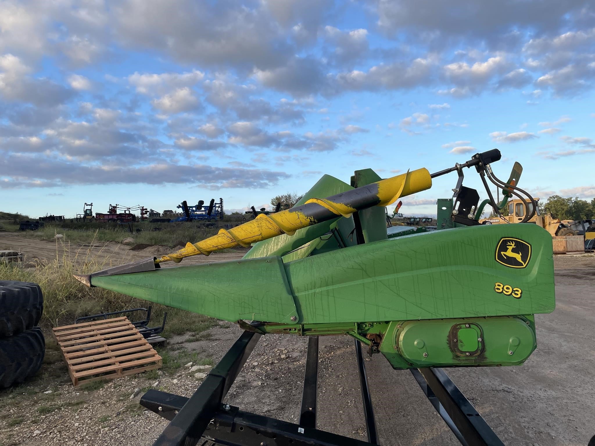 2004 John Deere 893