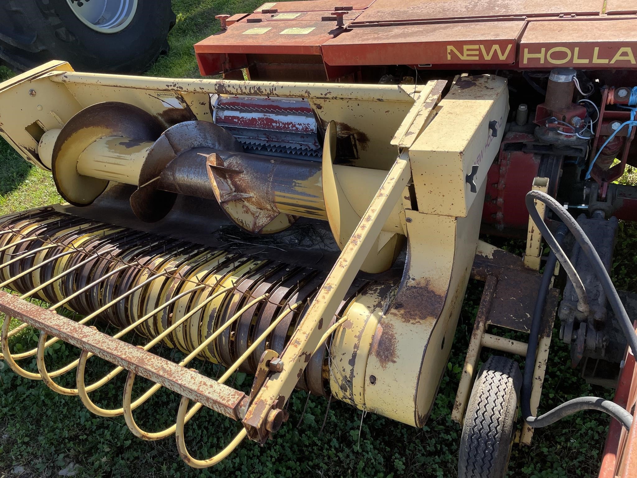 0 New Holland 892