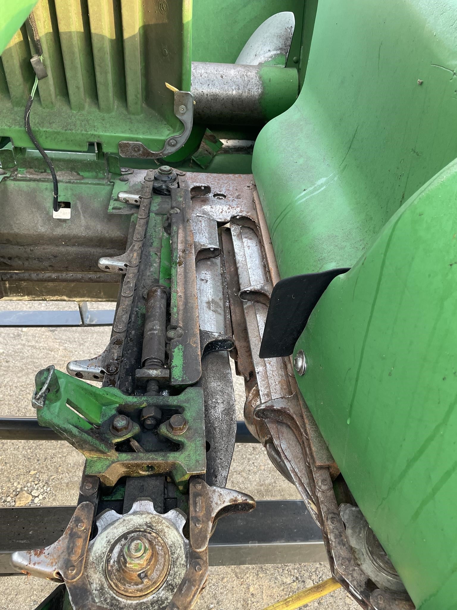 2004 John Deere 893