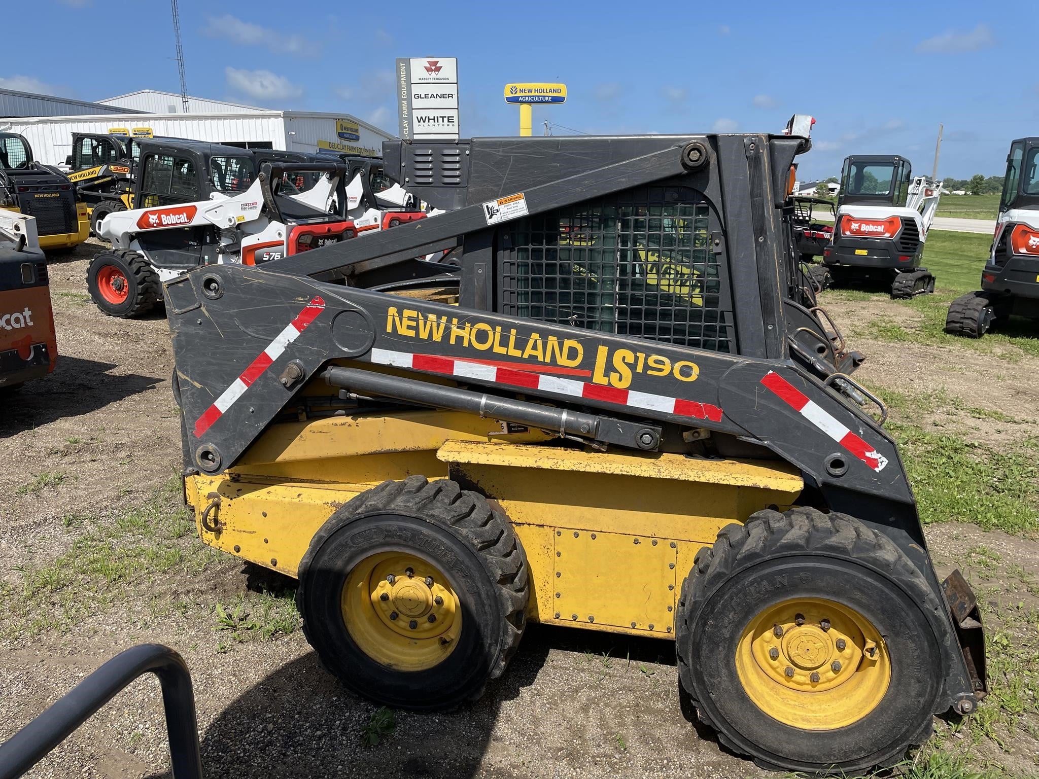 Photo of a 2003 New Holland LS190