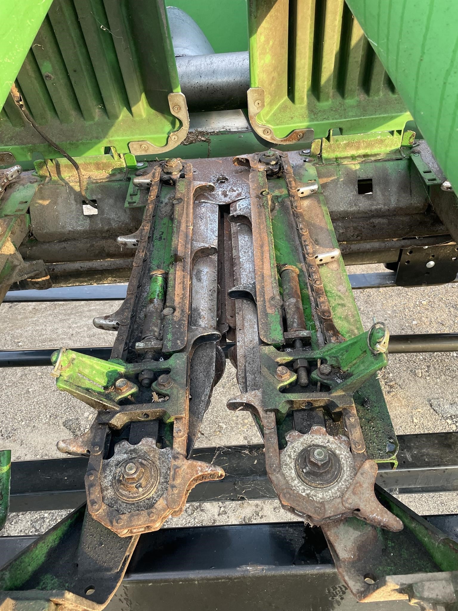 2004 John Deere 893