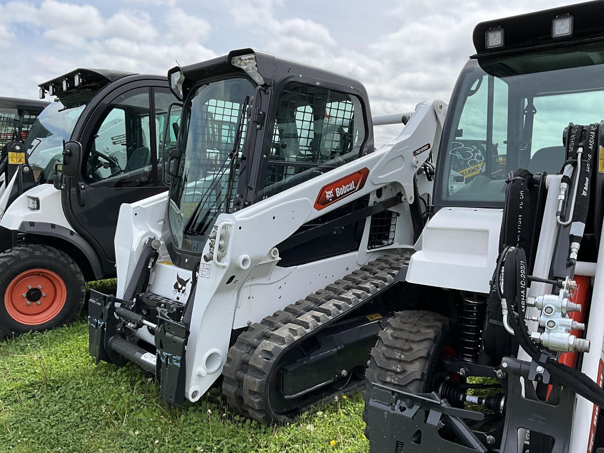 Photo of a 2026 Bobcat T595