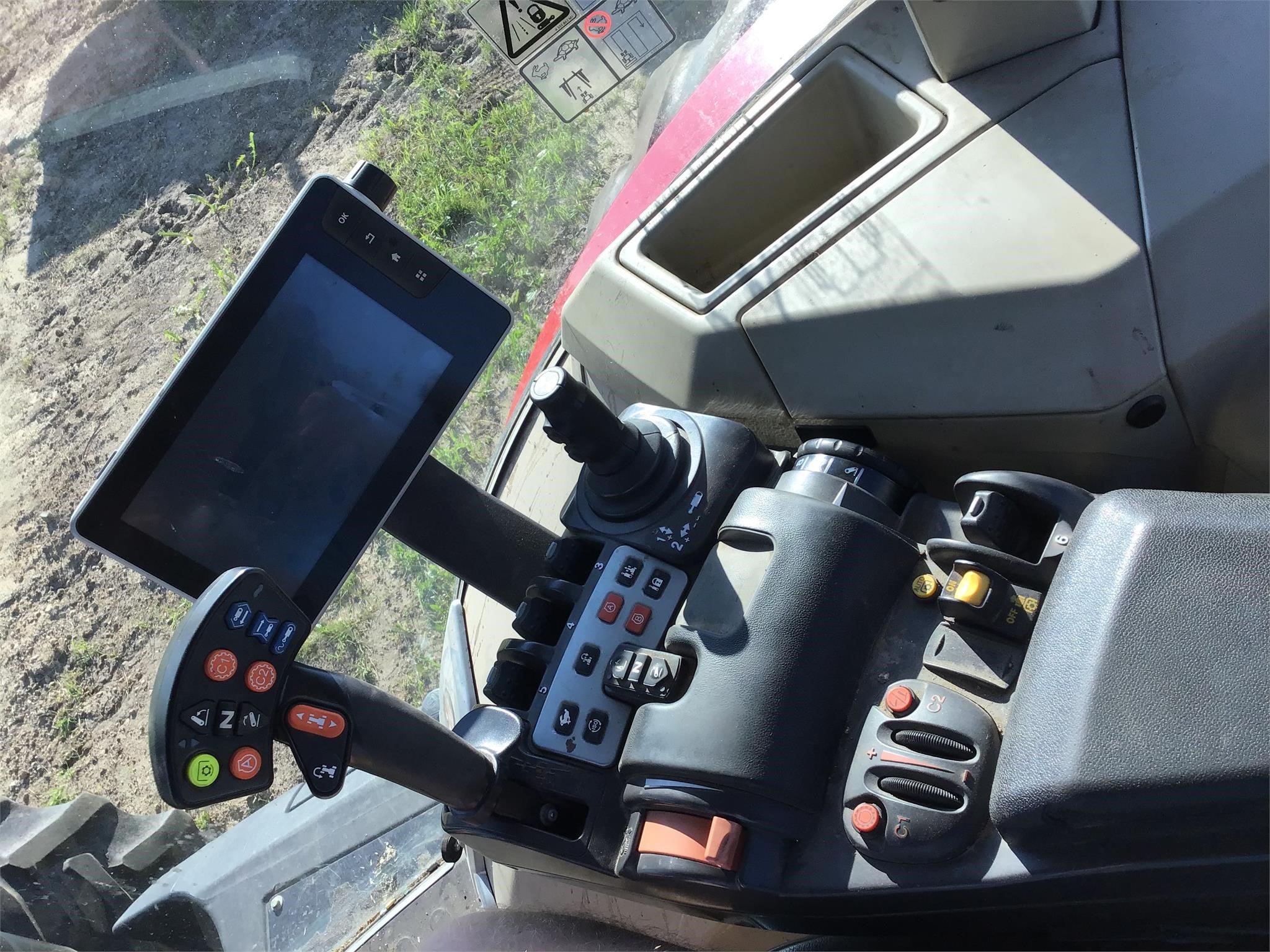 2019 Massey Ferguson 8735S