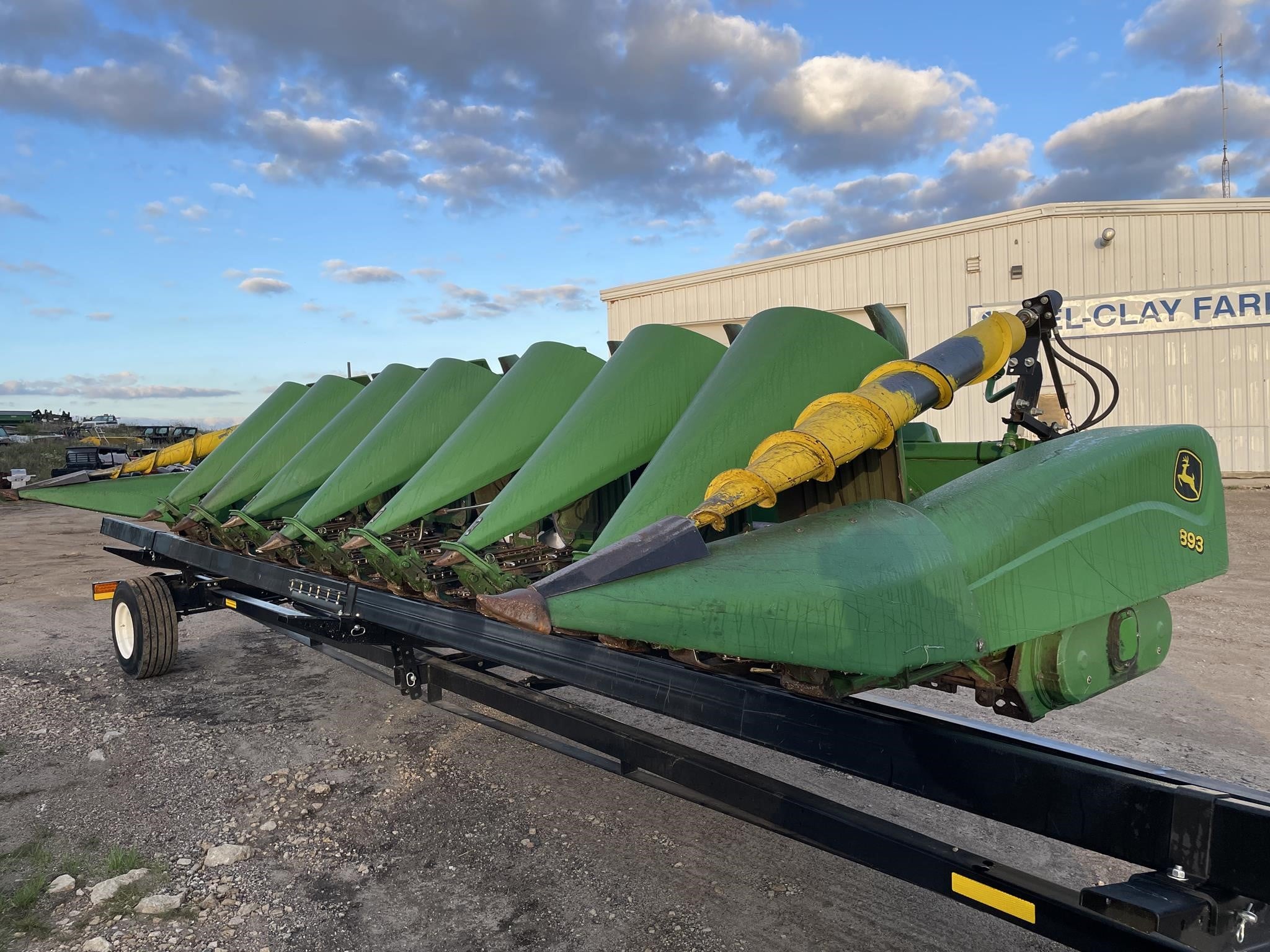 Photo of 2004 John Deere 893