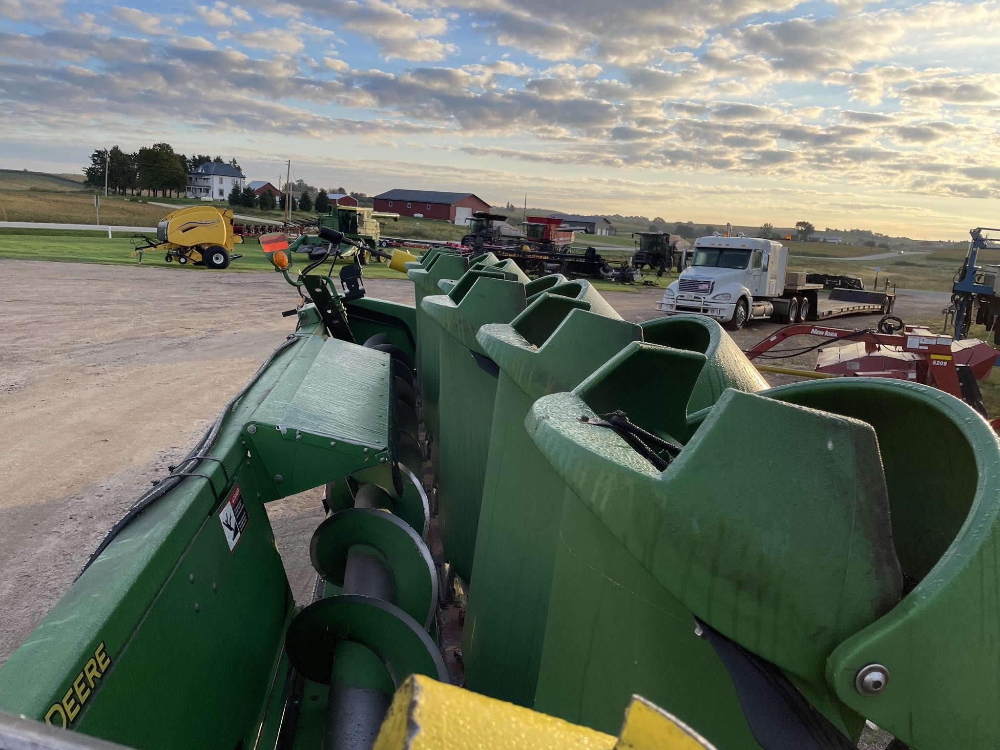 2004 John Deere 893