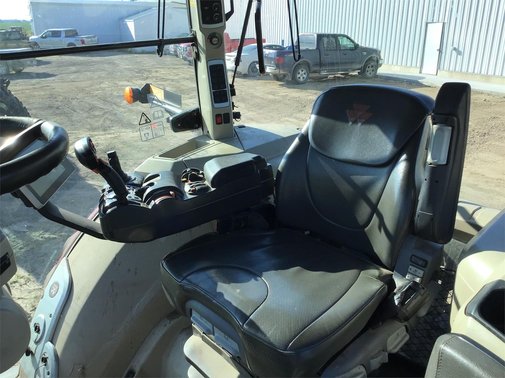 2019 Massey Ferguson 8735S