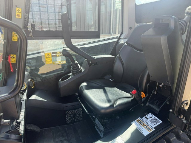 2026 JCB 4TS-8T