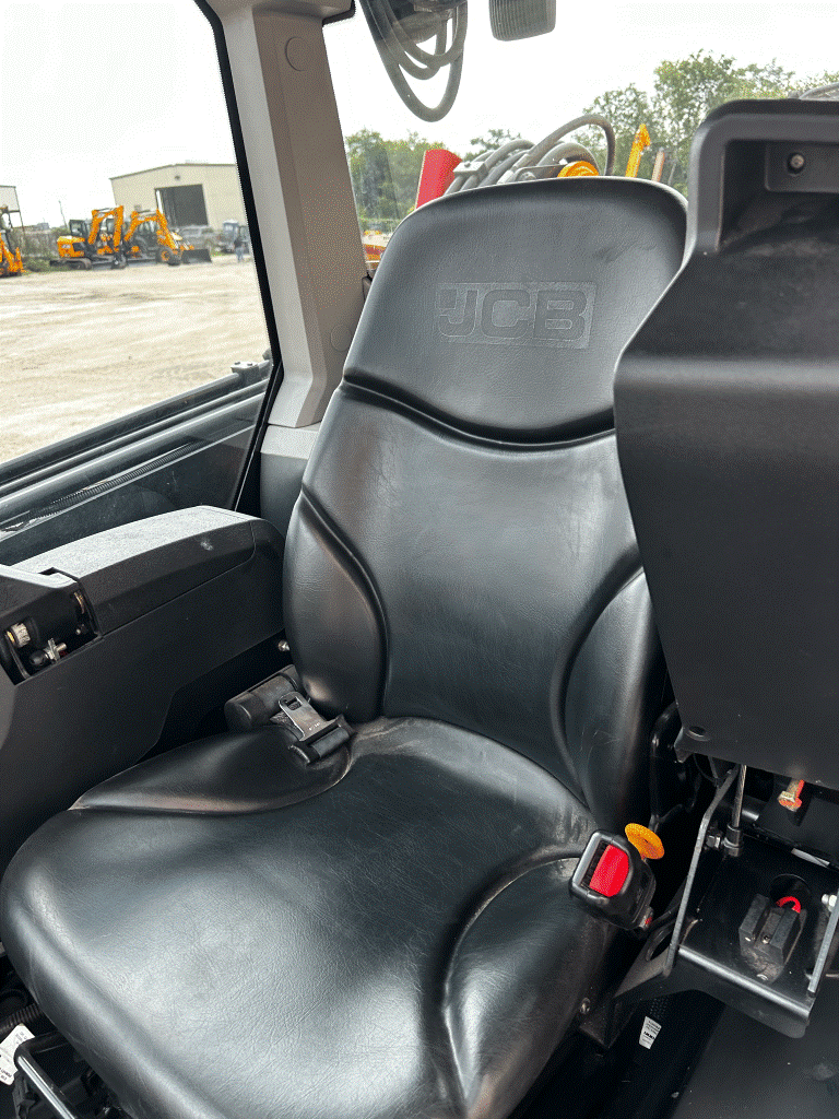 2024 JCB 3TS-8T
