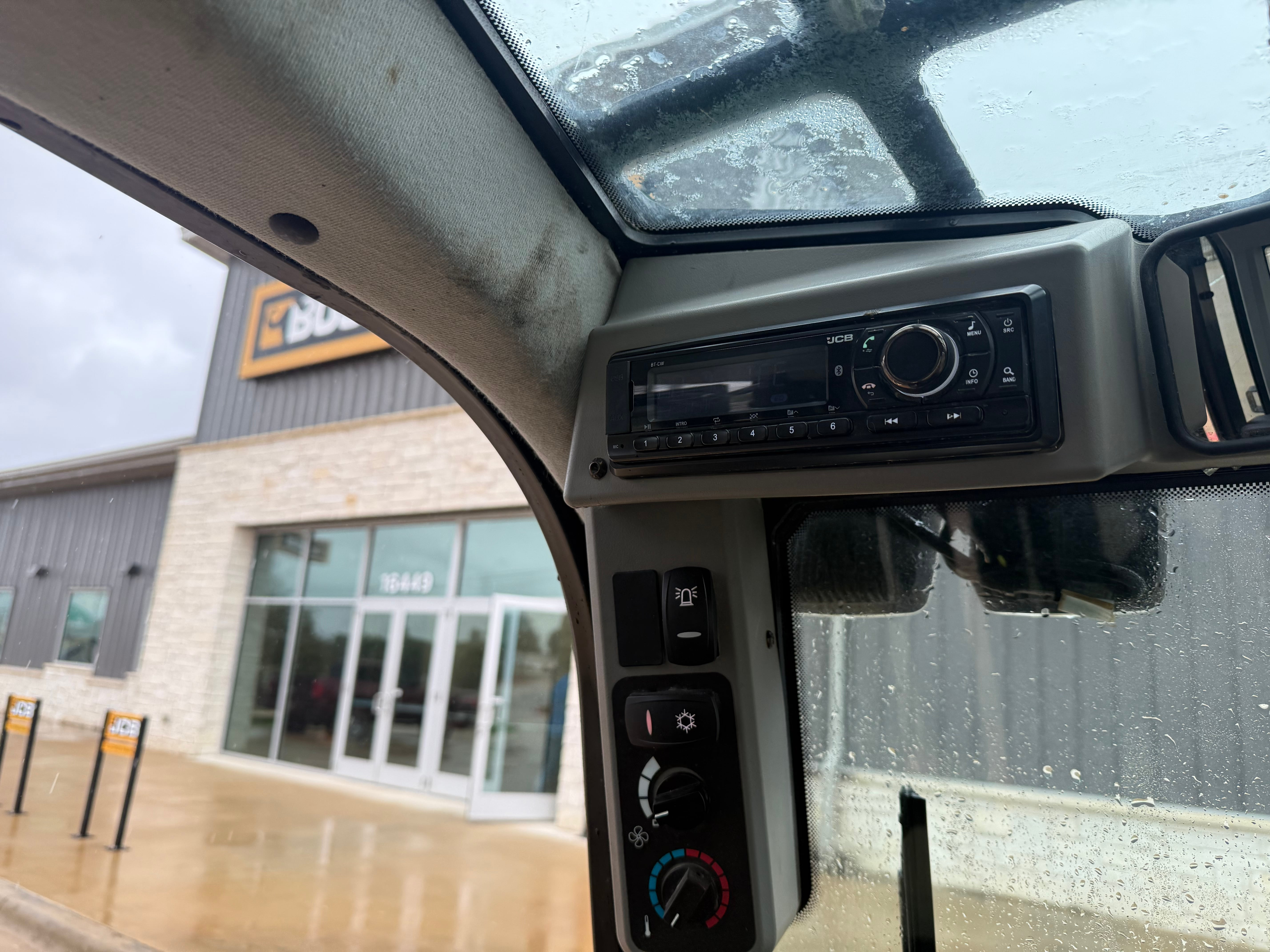 2024 JCB 270T