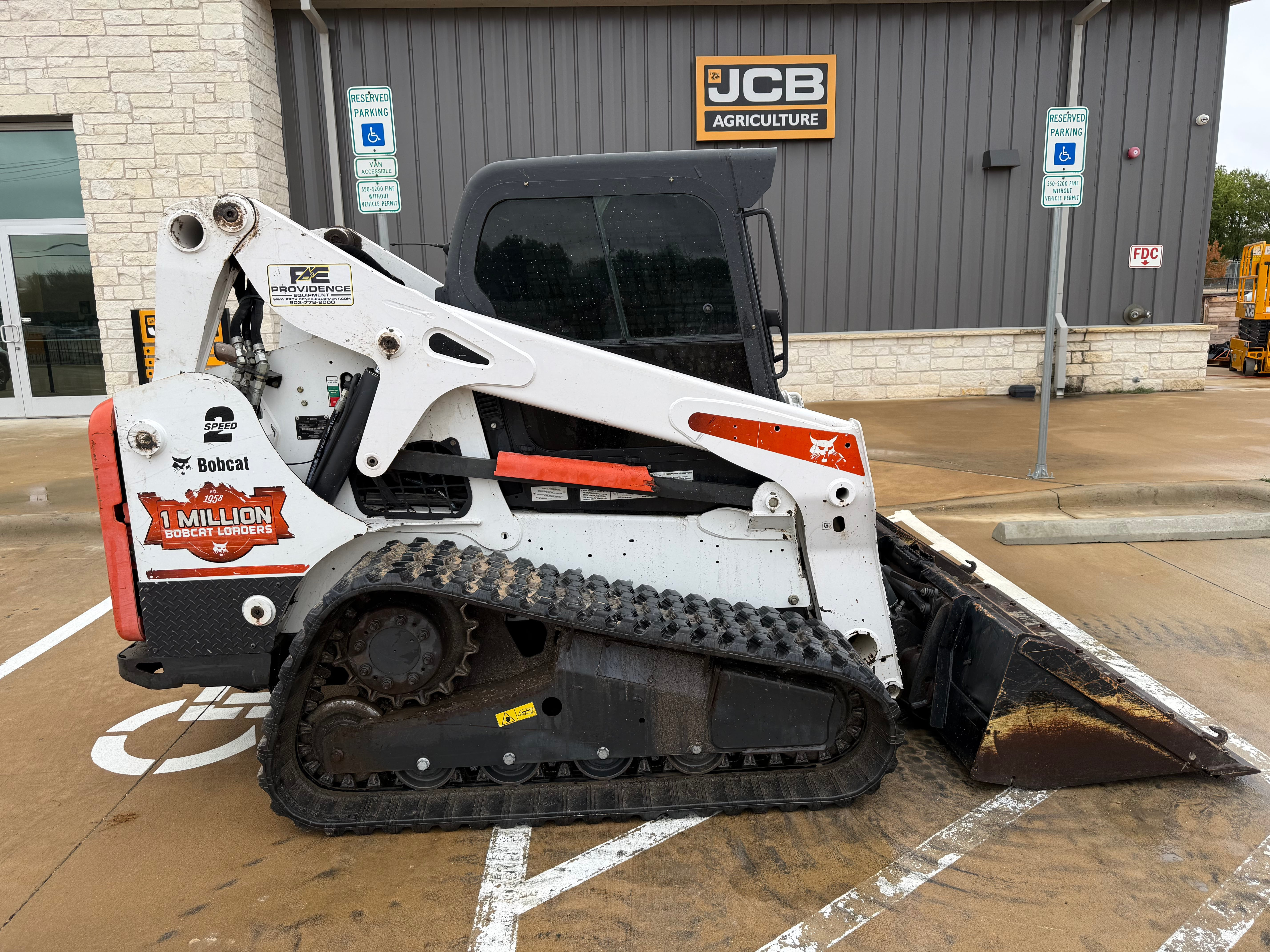 2014 Bobcat T650 (ROLLER SUSPENSION OPTION)