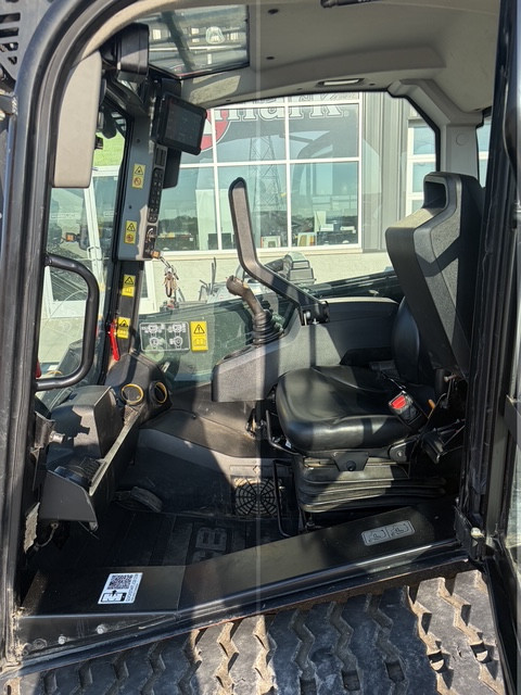 2023 JCB 3TS-8T