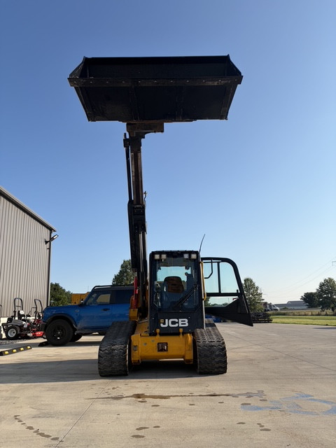2023 JCB 3TS-8T