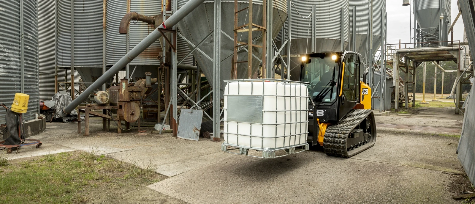 2026 JCB 270T
