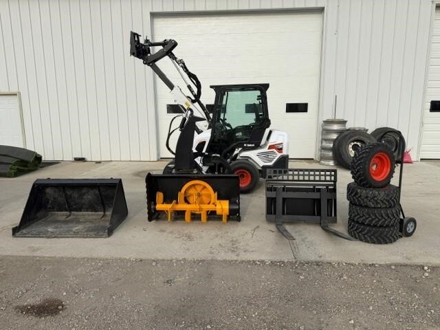 Photo of 2023 Bobcat L28