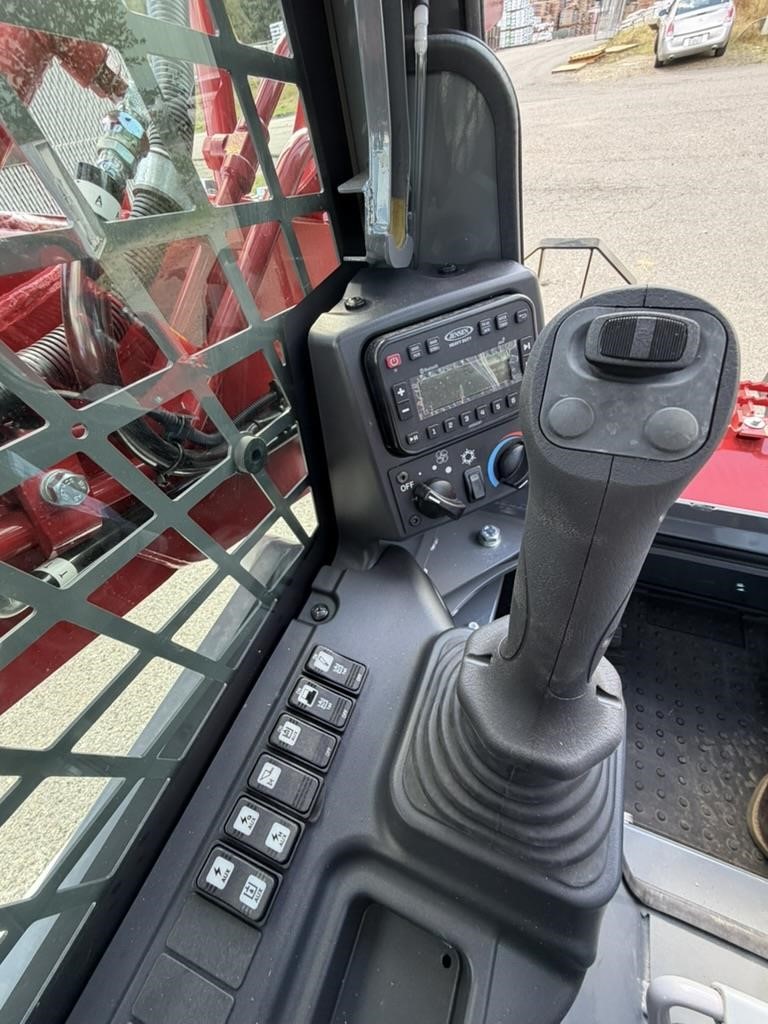 2026 Takeuchi TL10V2