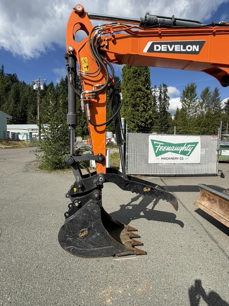 2025 Develon DX89R-7