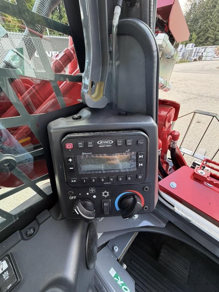 2026 Takeuchi TL10V2