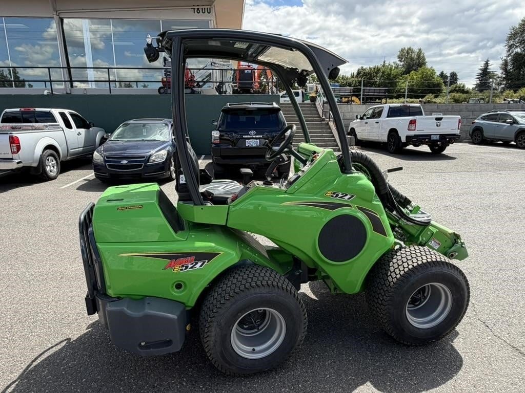 Photo of a 2025 Avant E527