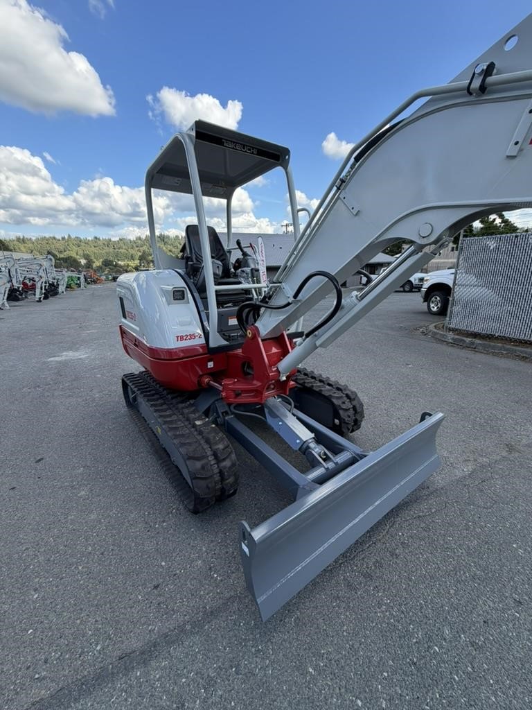 2026 Takeuchi TB235-2