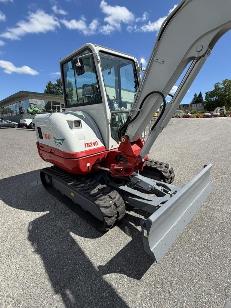 2026 Takeuchi TB240