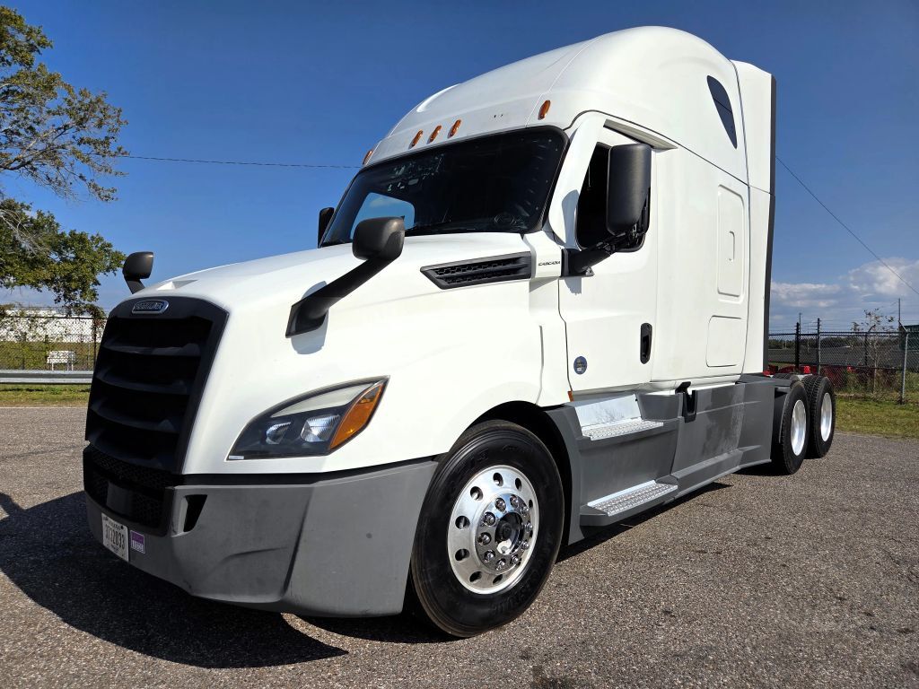 2021 Freightliner Cascadia 126