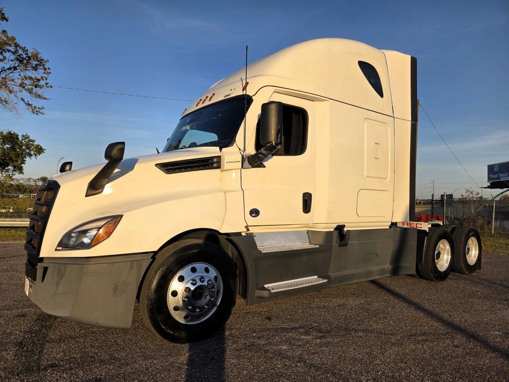 2021 Freightliner Cascadia 126