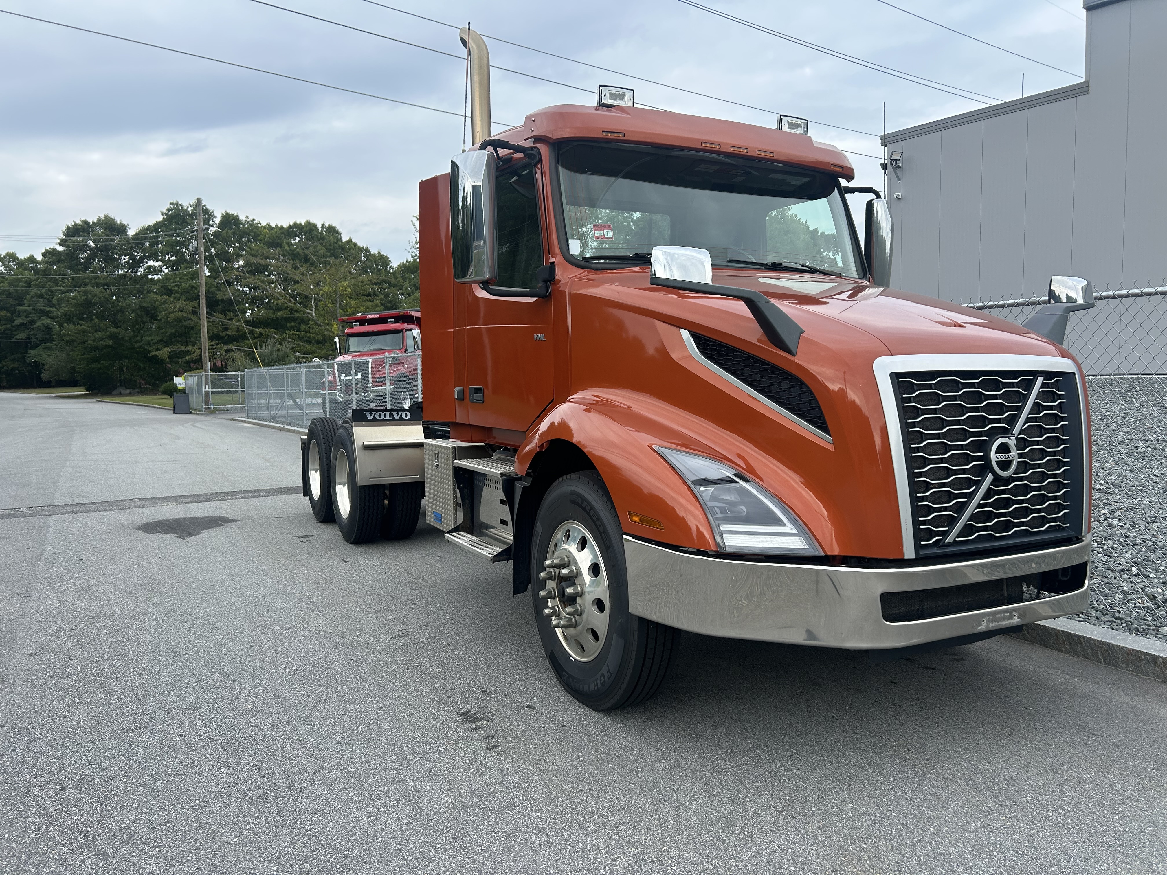 Photo of 2023 Volvo VNL64T