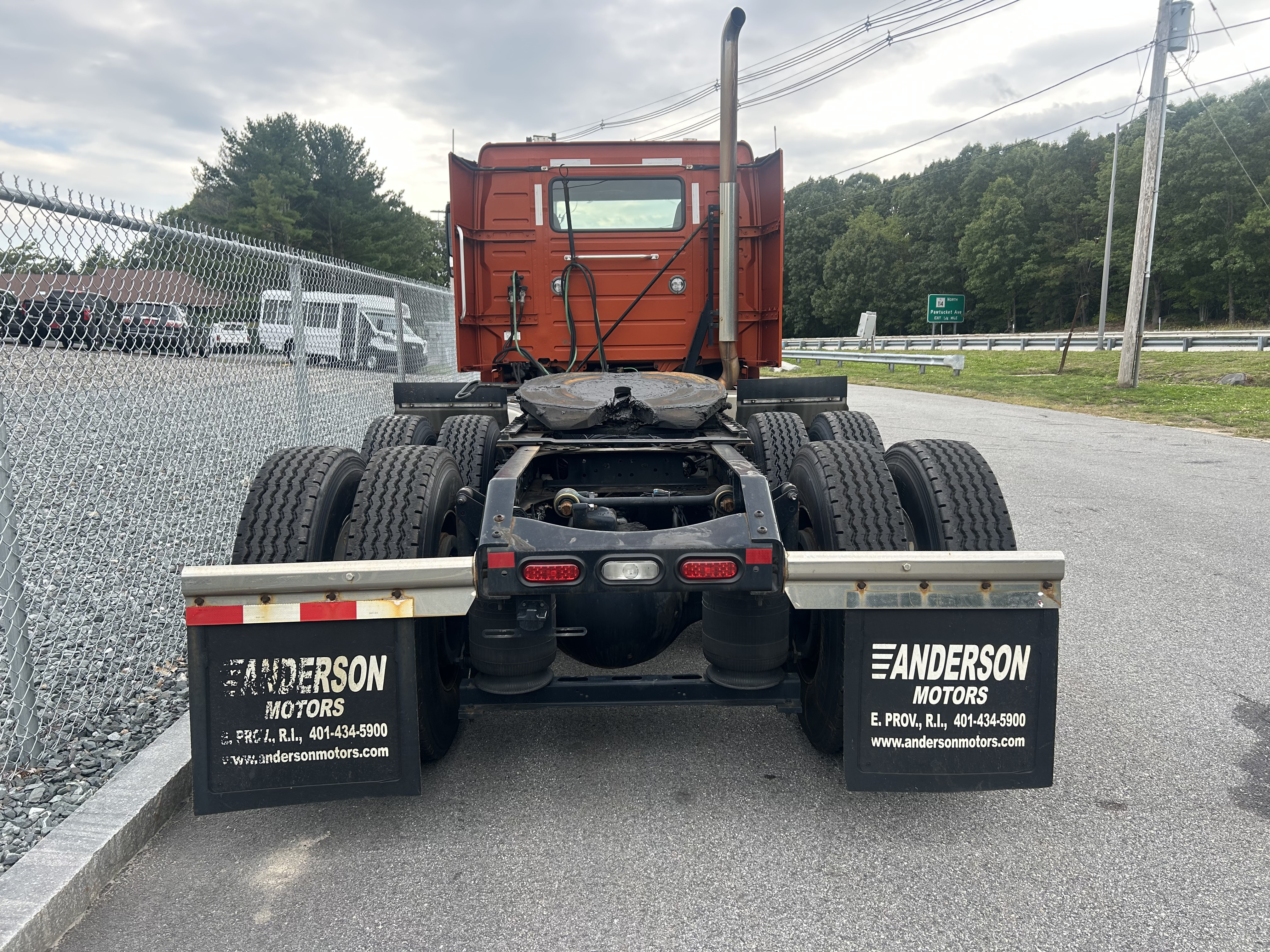 2023 Volvo VNL64T