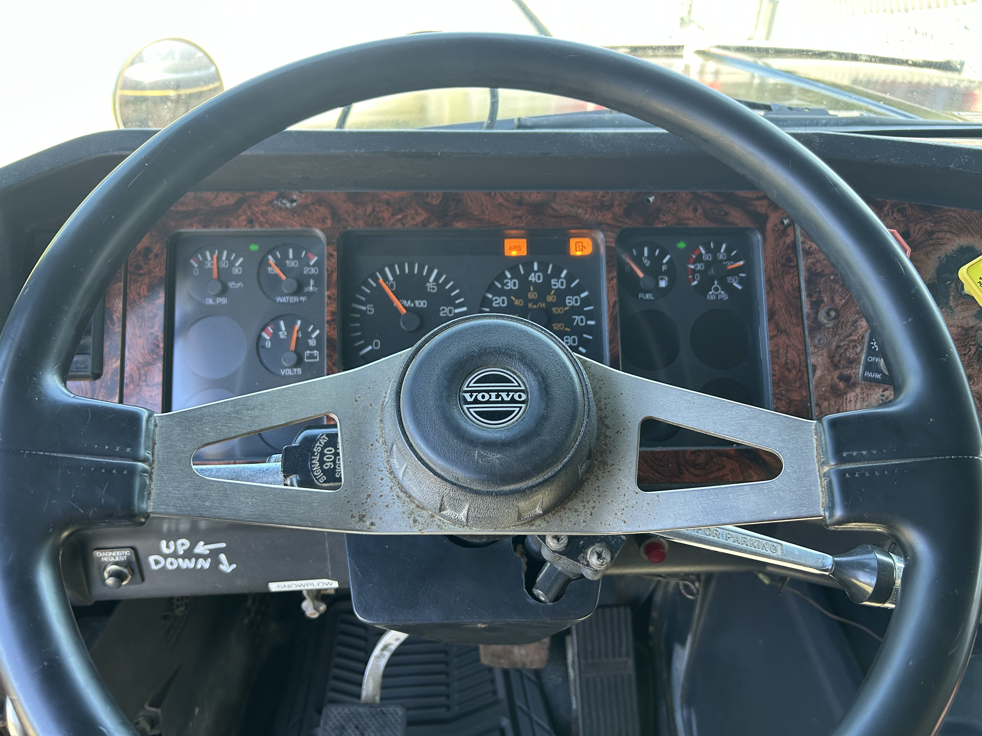 2001 Volvo Autocar ACL