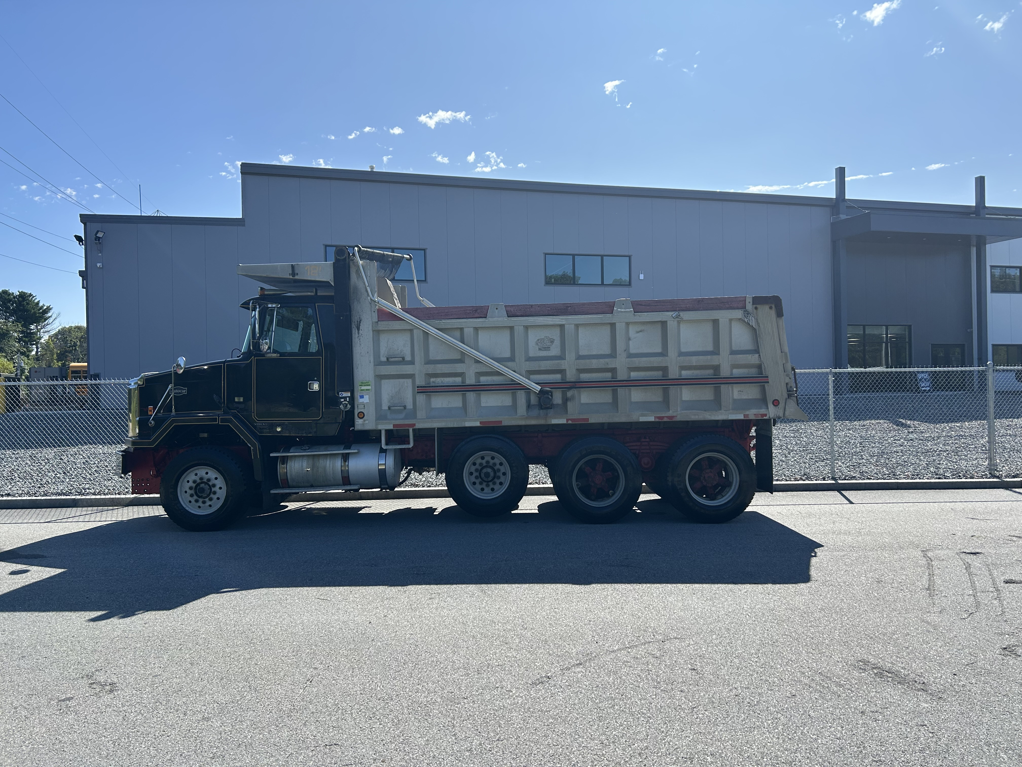 2001 Volvo Autocar ACL