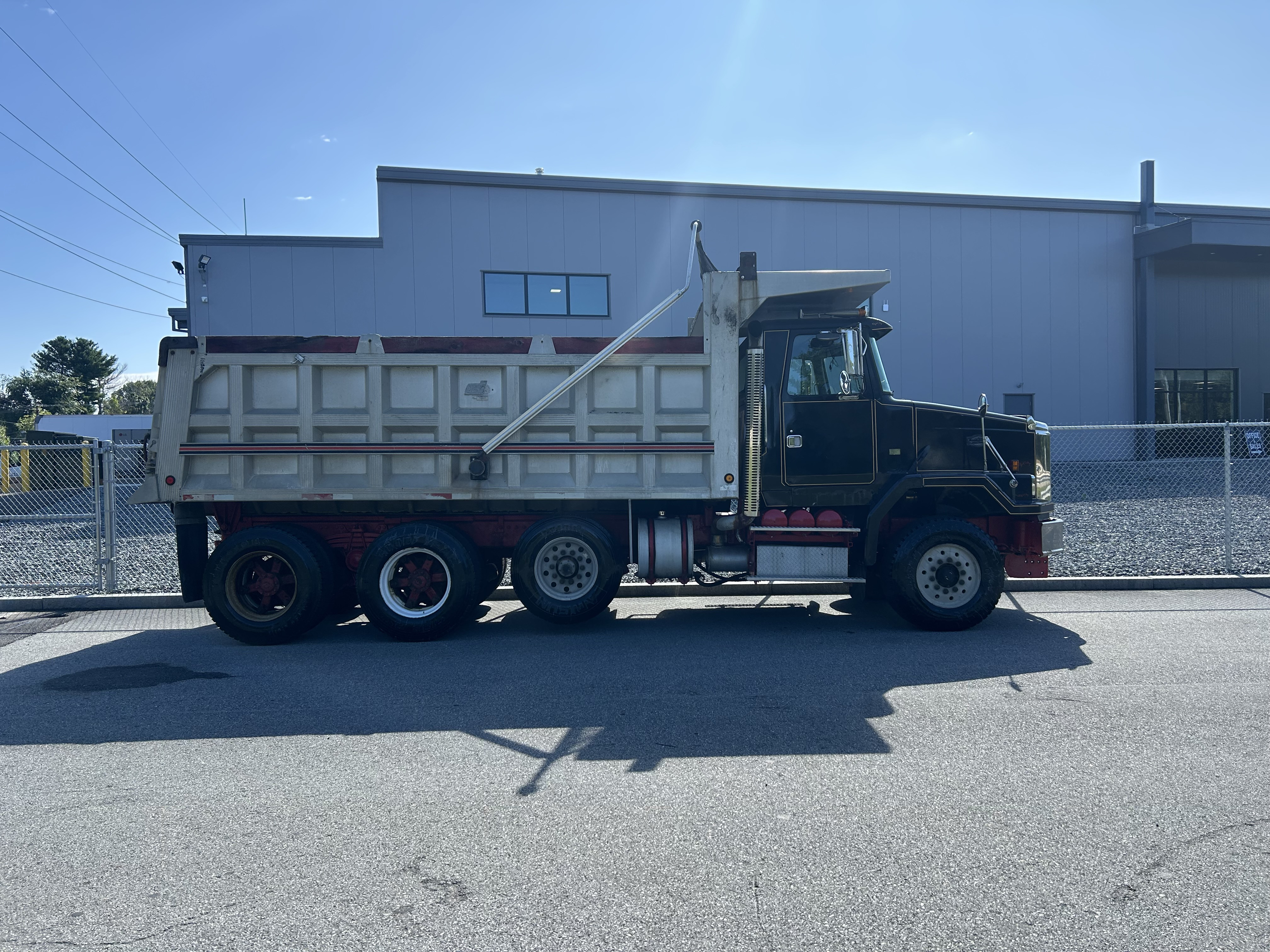 2001 Volvo Autocar ACL