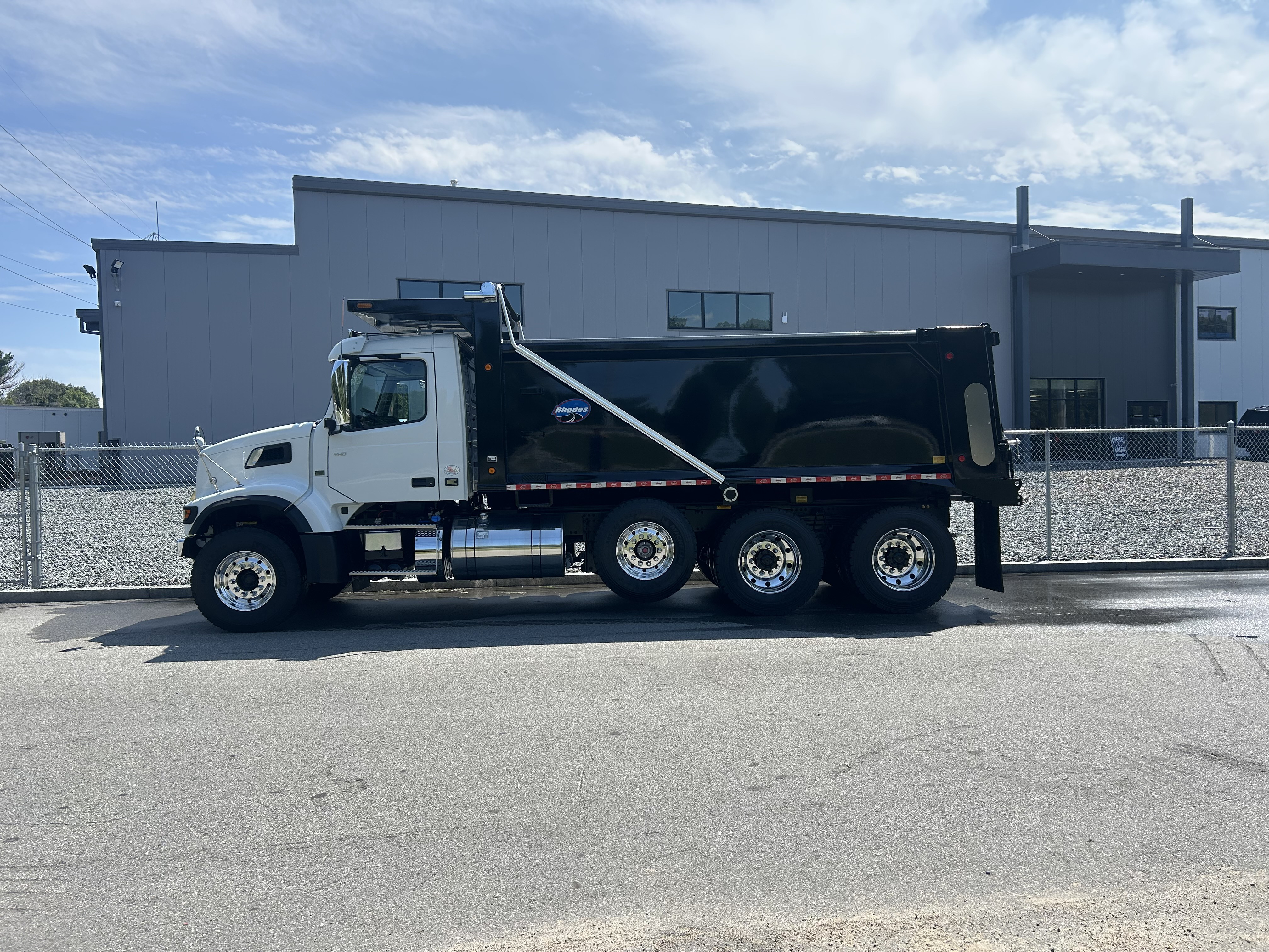 2027 Volvo VHD 300 AF