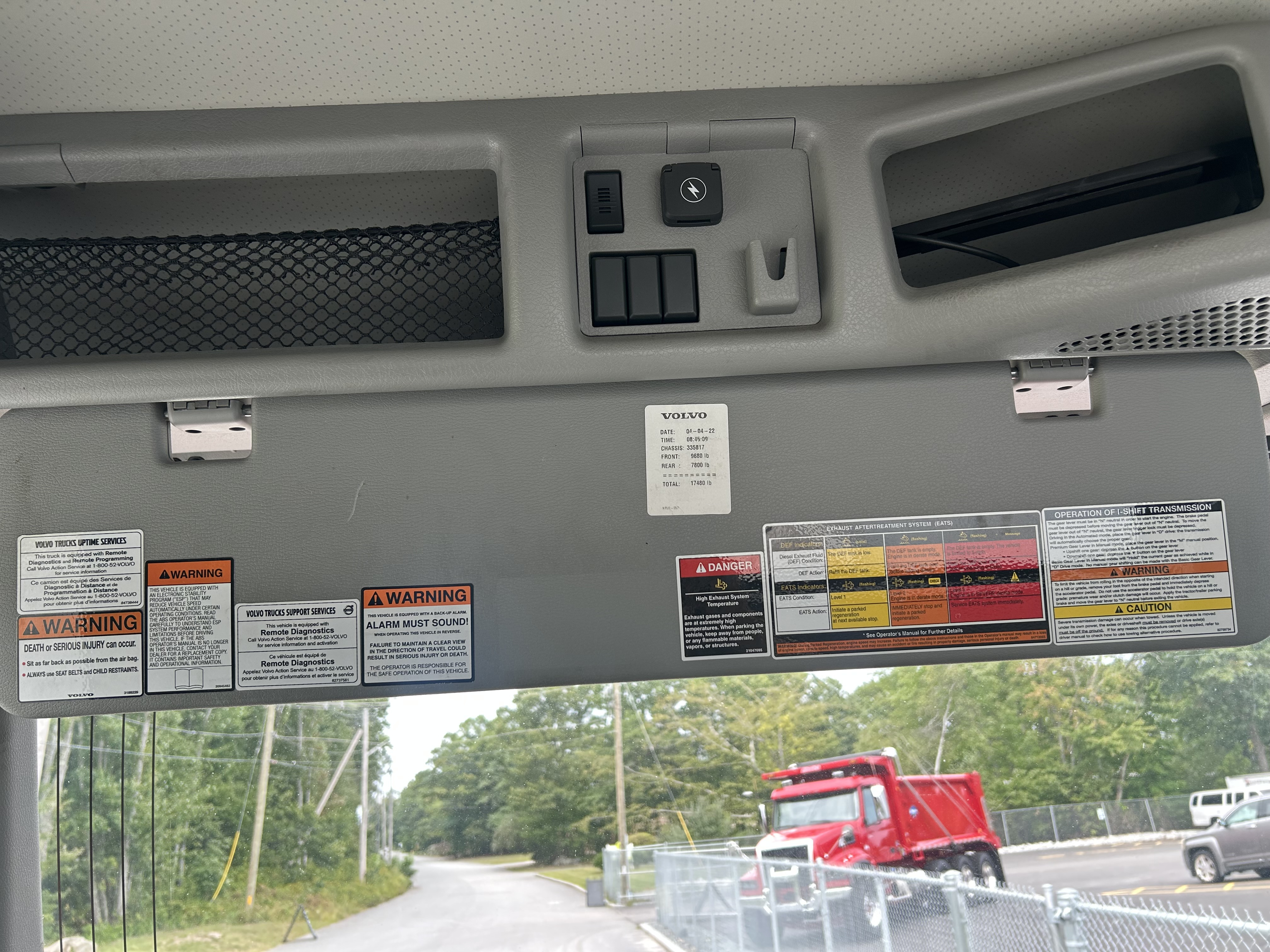 2023 Volvo VNL64T