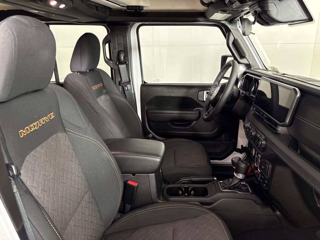 2025 Jeep GLADIATOR