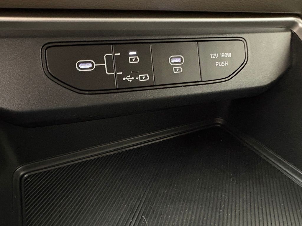 2025 Kia CARNIVAL