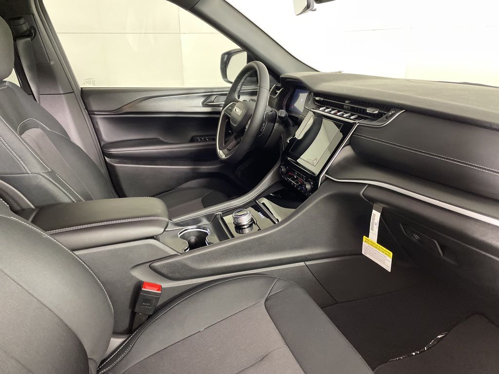 2025 Jeep Grand Cherokee Laredo - Photo 14