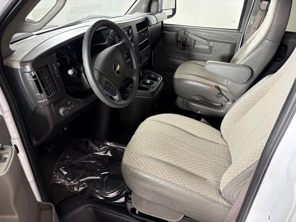 2024 Chevrolet EXPRESS 3500
