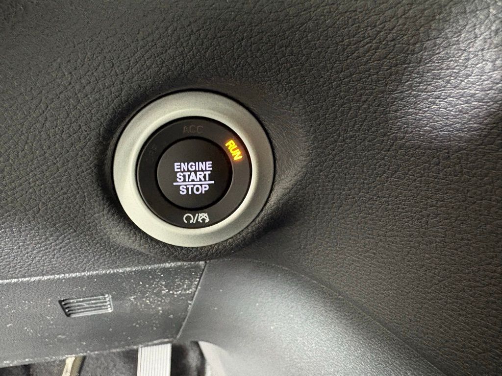2026 Chrysler Pacifica Select - Photo 28