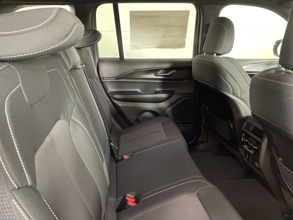 2025 Jeep Grand Cherokee Laredo - Photo 16