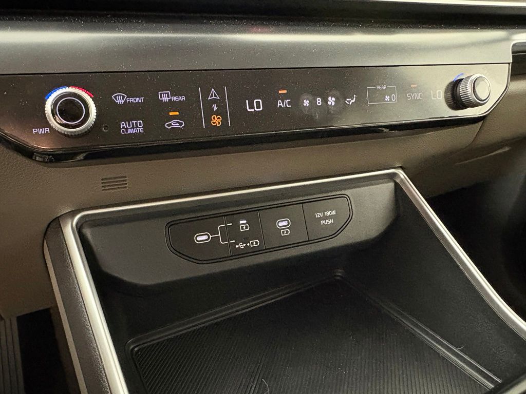 2025 Kia CARNIVAL