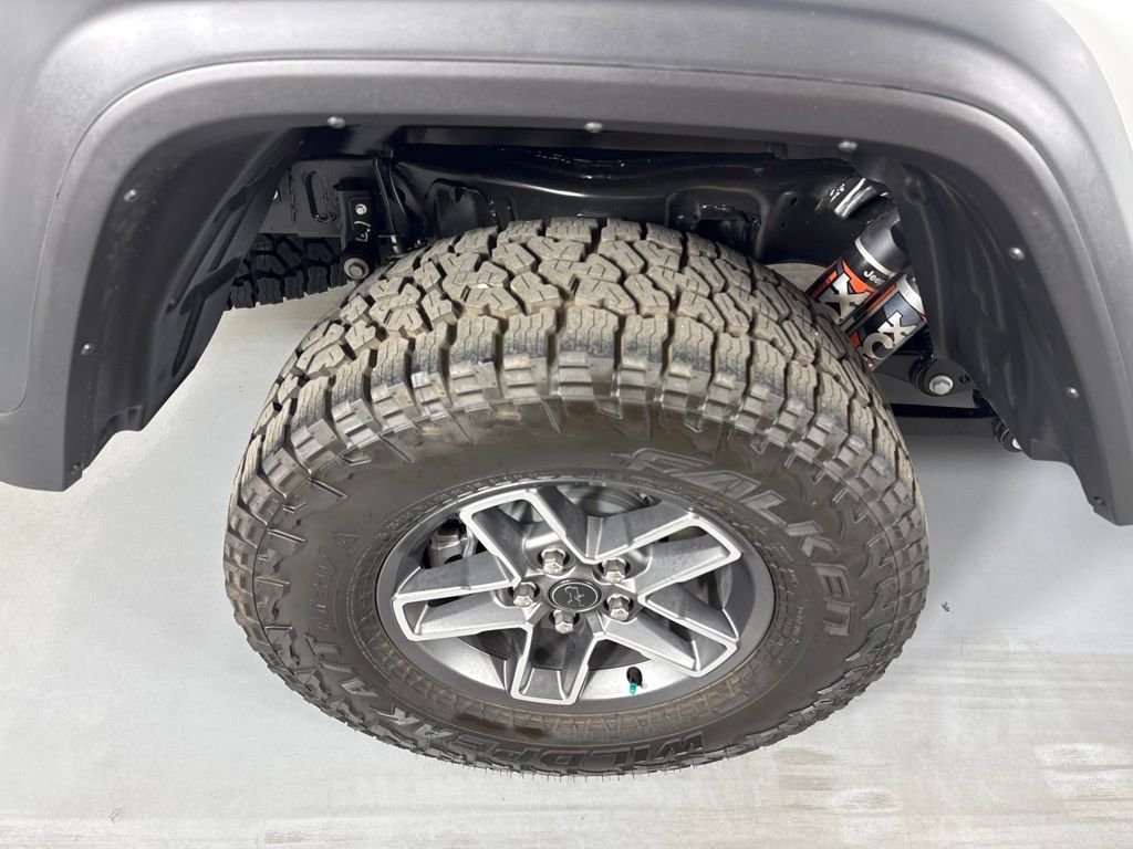 2025 Jeep GLADIATOR