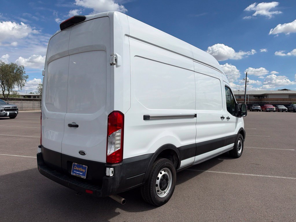 2023 Ford Transit-250