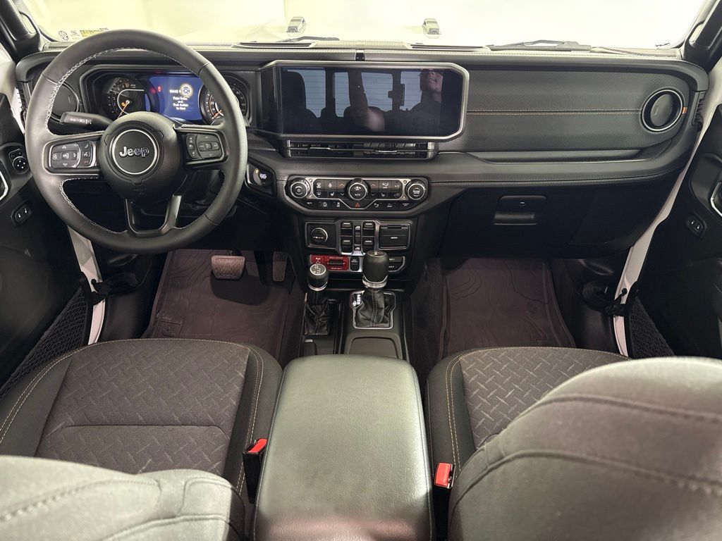 2025 Jeep GLADIATOR