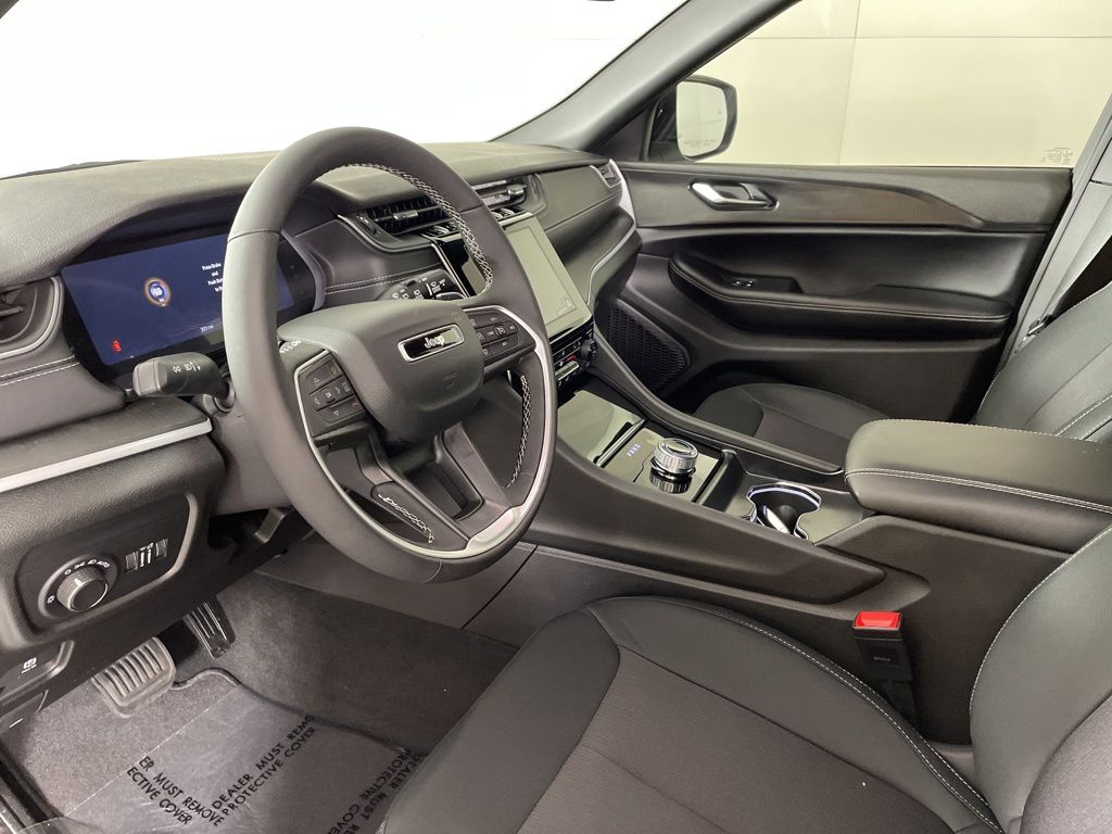2025 Jeep Grand Cherokee Laredo - Photo 21