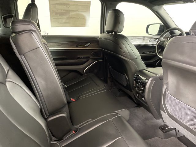 2025 Jeep Grand Cherokee L Limited - Photo 17