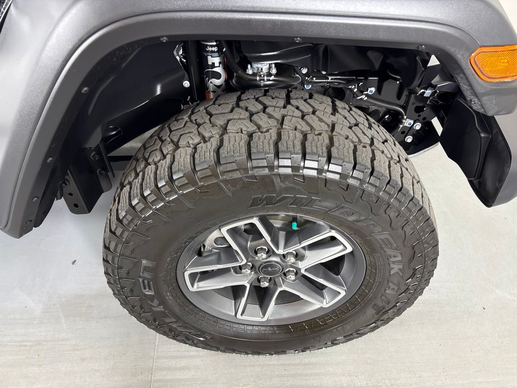 2025 Jeep GLADIATOR